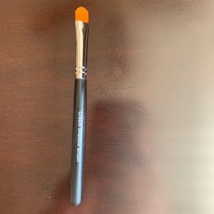 Younique Makeup - Younique brush Younique Makeup - Younique brush